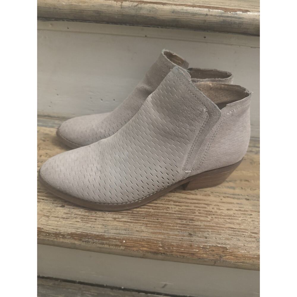 Lucky Brand Fabiana Suede Ankle Bootie In A Taupe Women’s Size 8 M